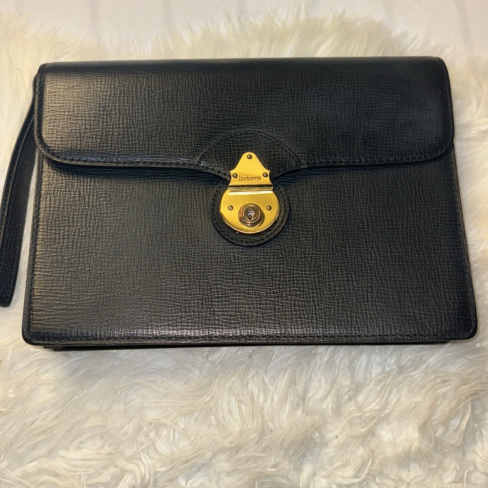 Burberrys London Burberrys Bag Vintage EUC, key not included - Picture 2 of 12